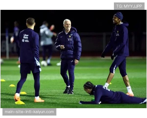 法国队五换制度下的轮换优势 德尚可派出两套阵容持续施压